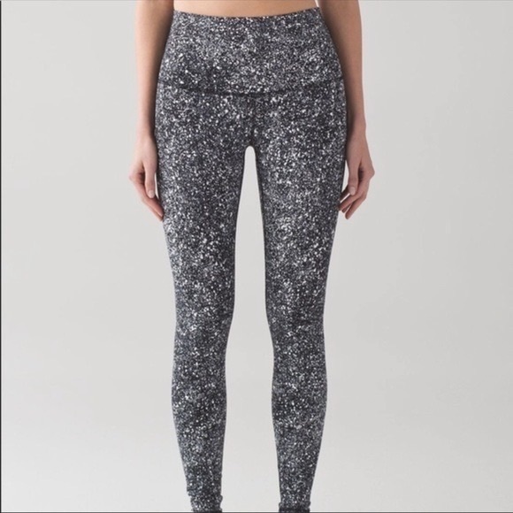 Lululemon Speckled Grey Wunder Unders - Picture 1 of 3